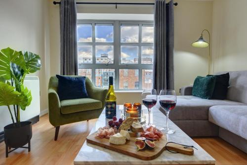 Birmingham City Centre Apartment | George St 2Bd Executive eco Apartment By SILVA