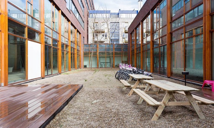 Bijlmer-Centrum Hostel | Hostel ∙ 8 guests