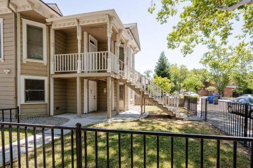 North Oak Park House | House ∙ 2 bedrooms ∙ 5 guests