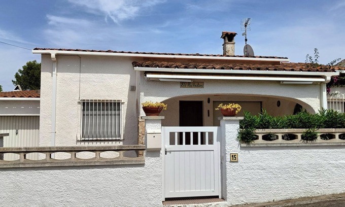 L'Escala House | House with comunity pool for 5 or 6 poeple approx 1500 m from the beach