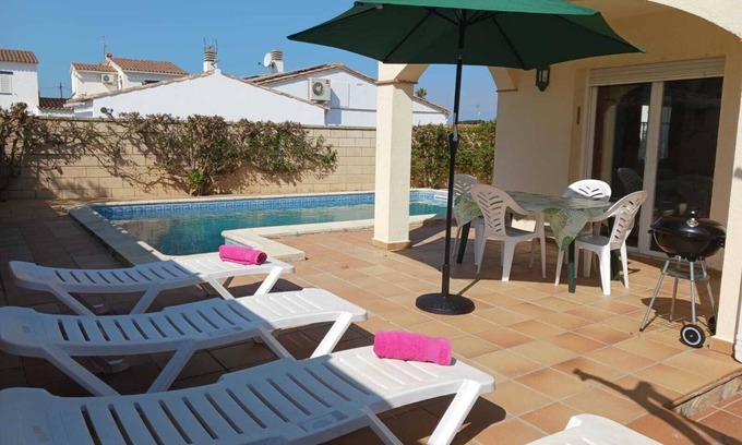 L'Escala House | House with private pool for 5 poeple at 1500 m from the beach in L'Escala