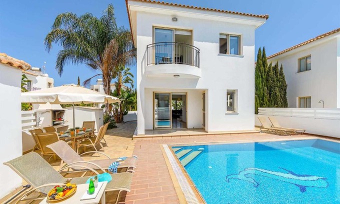 Pernera Villa | Lily Palm