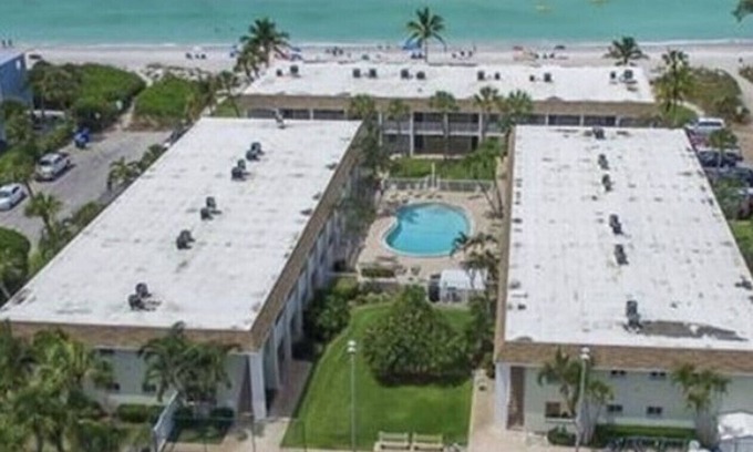 Holmes Beach Condo | Ocean Front ~ No Streets To Cross! Come And Enjoy A Memorable Beach Vacation!