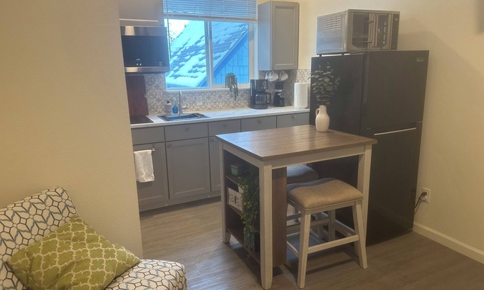 Moscow Apartment | The Asbury House Guest Rentals
