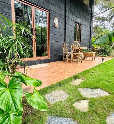 El Nido House | Tiny Hideaway Ysla House with free 2 motorbikes
