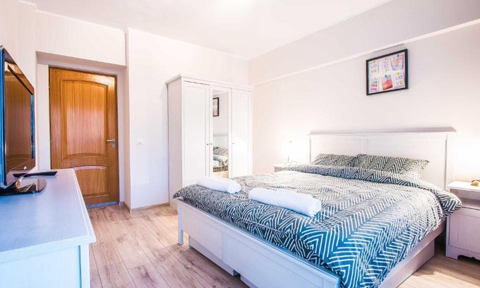 Bucharest Apartment | Unirii Boulevard View