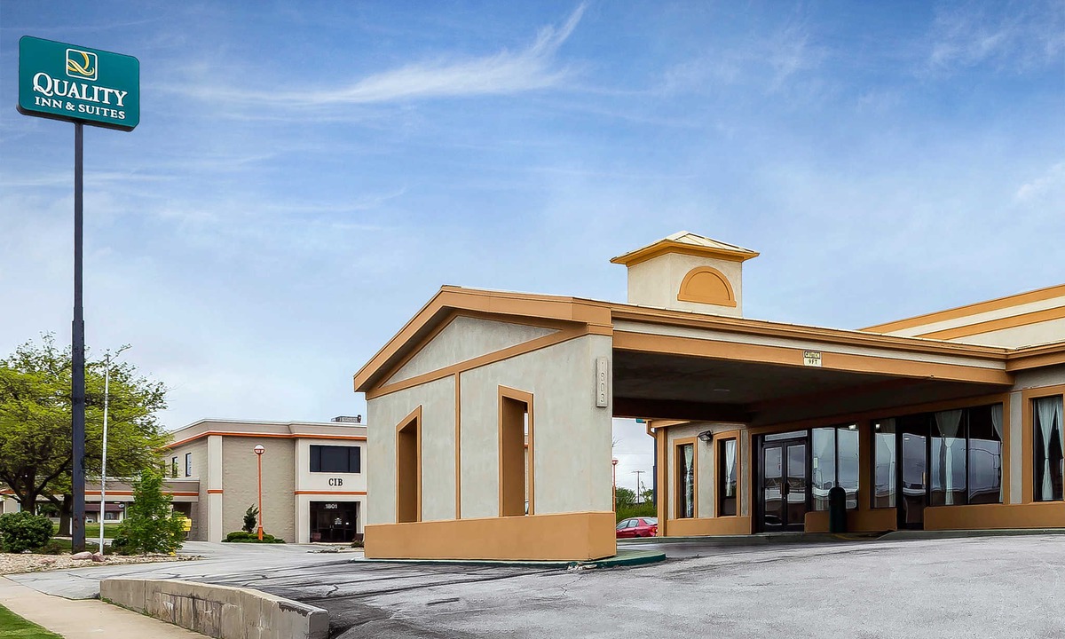 Bloomington Hotel | Quality Inn & Suites Bloomington University Area