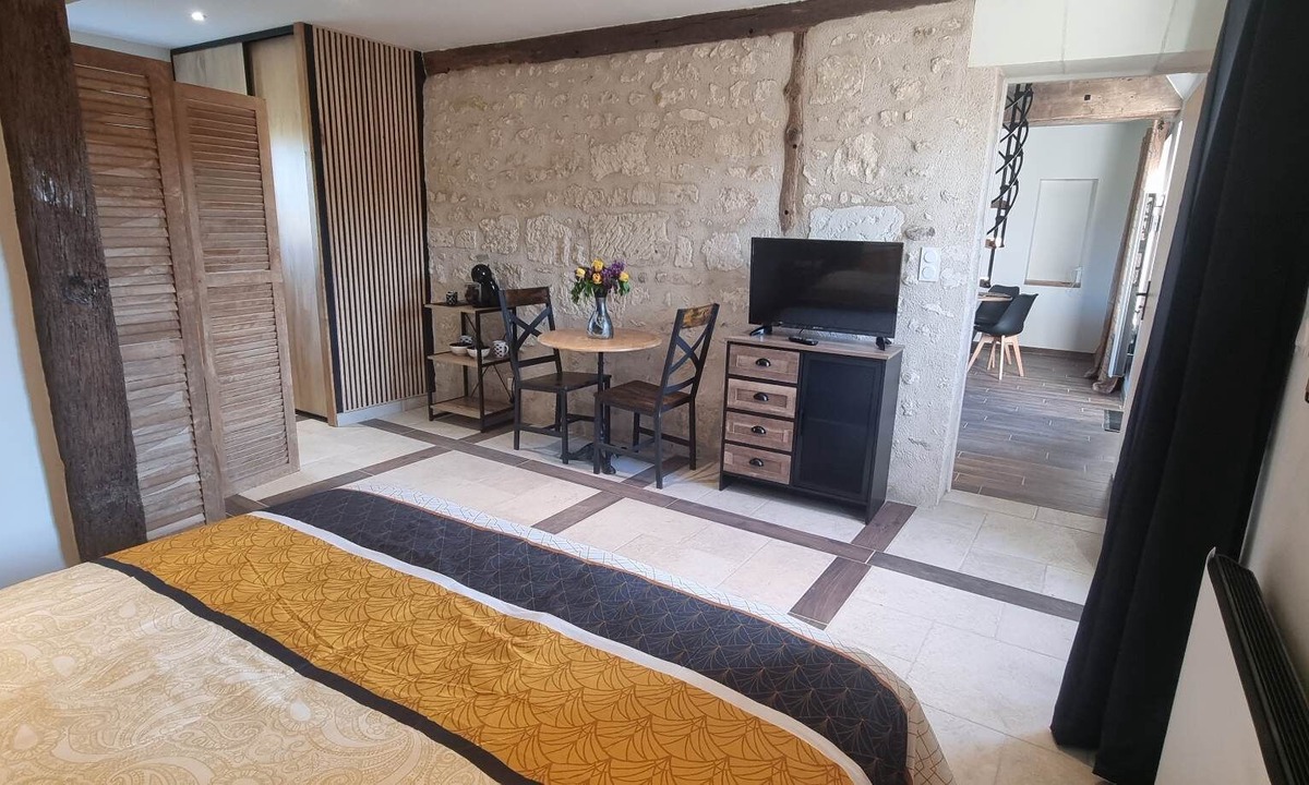 Orbigny House | Charming country gite near the BEAUVAL Zoo, close to numerous Châteaux.