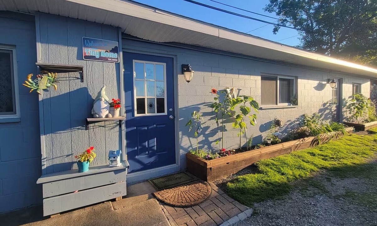 Fenton Apartment | Tiny Home Living on Lake Fenton