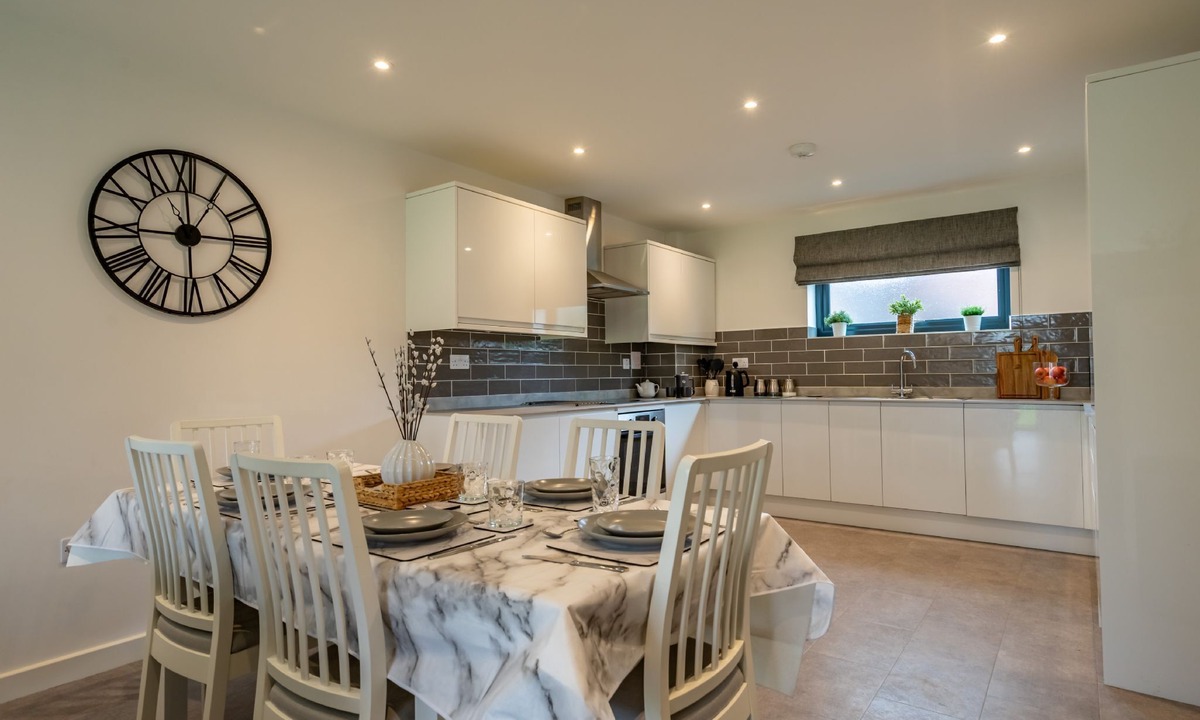 York House | Garden View - sleeps 6 guests in 2 bedrooms