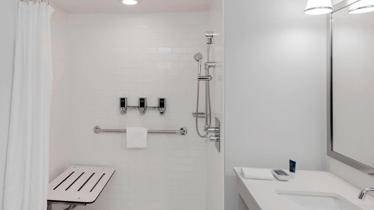 Photo of Bathroom in Fallsview