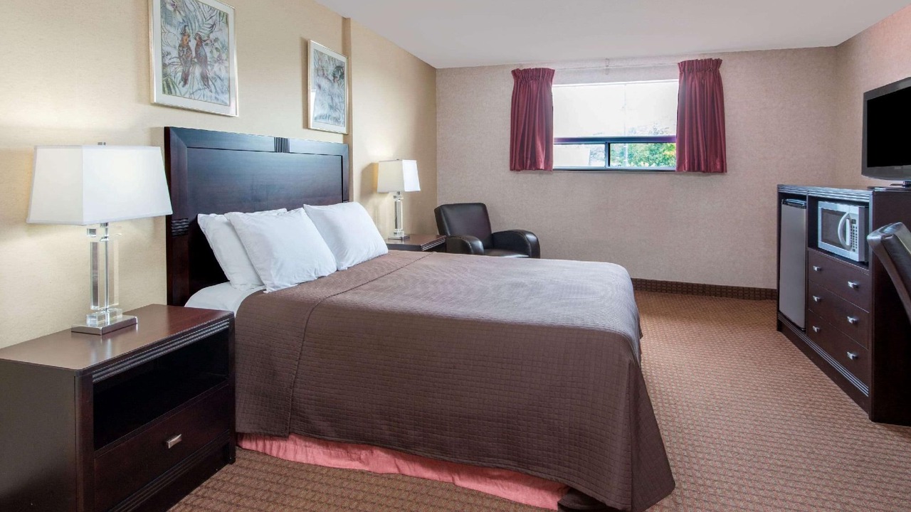 Photo of Bedroom in Gravenhurst