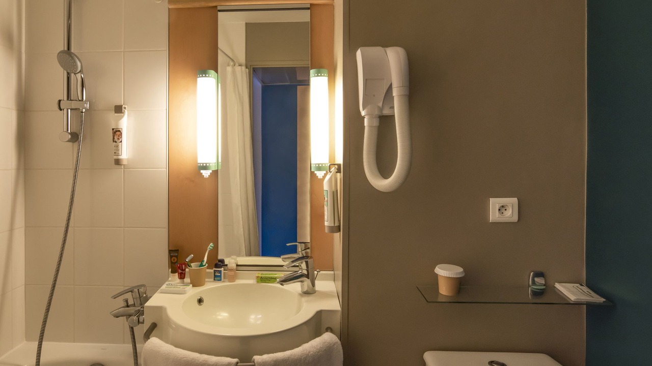 Photo of Bathroom in Saran
