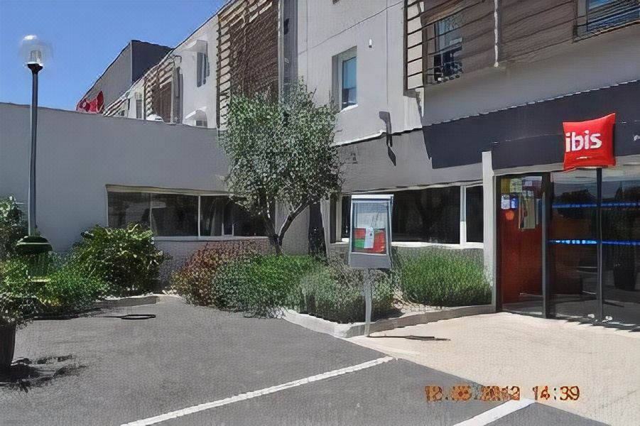 Photo of Buildings in Istres