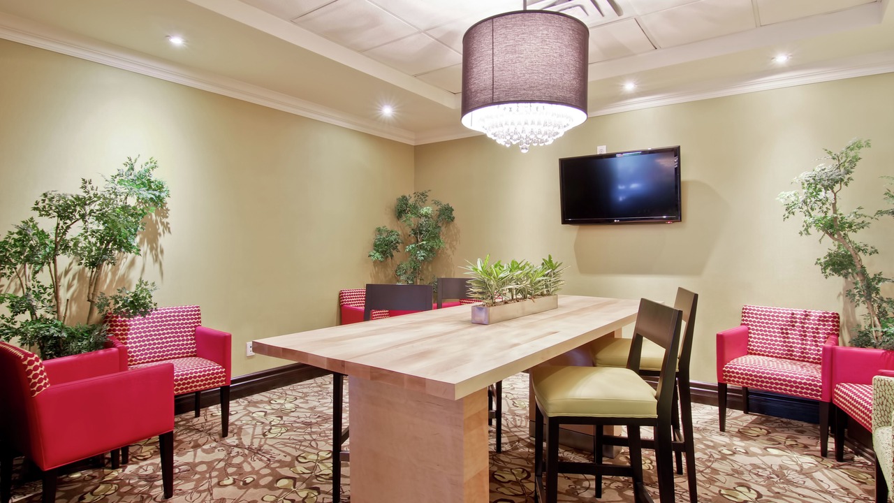 Photo of Livingroom in Ajax