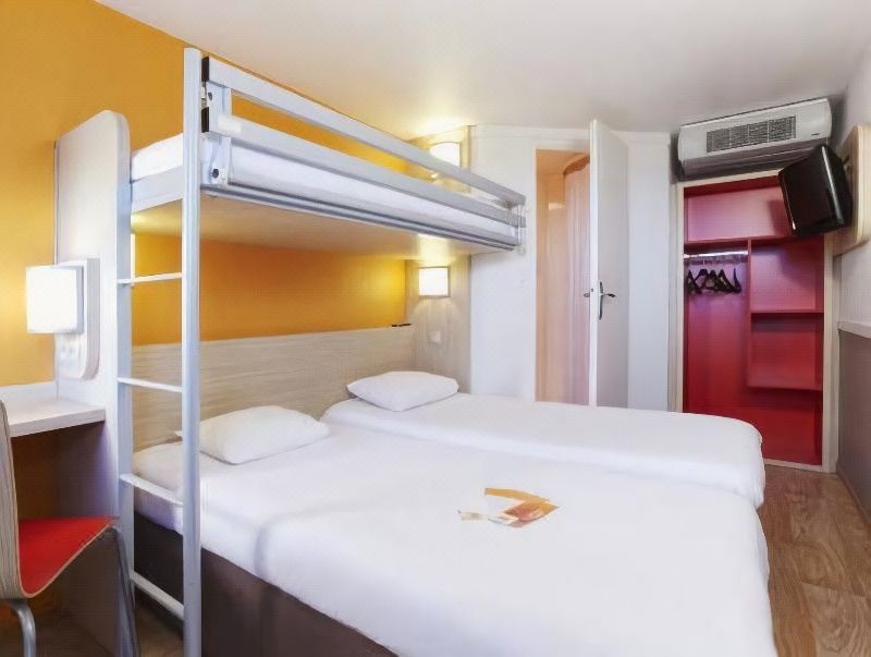 Photo of Bedroom in Suresnes