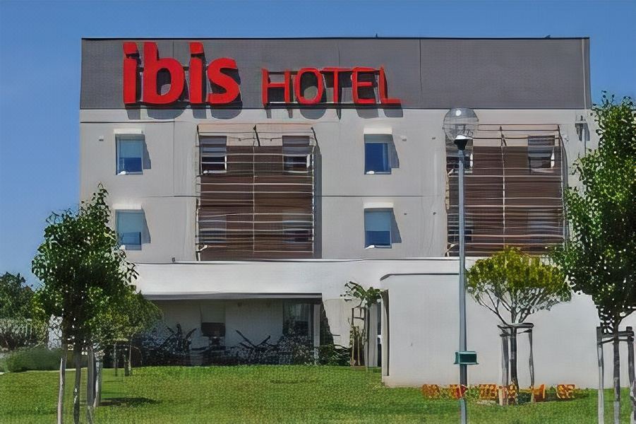 Photo of Buildings in Istres