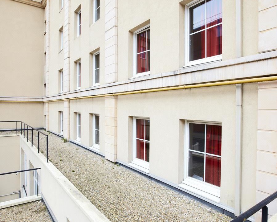 Photo of Buildings in Suresnes