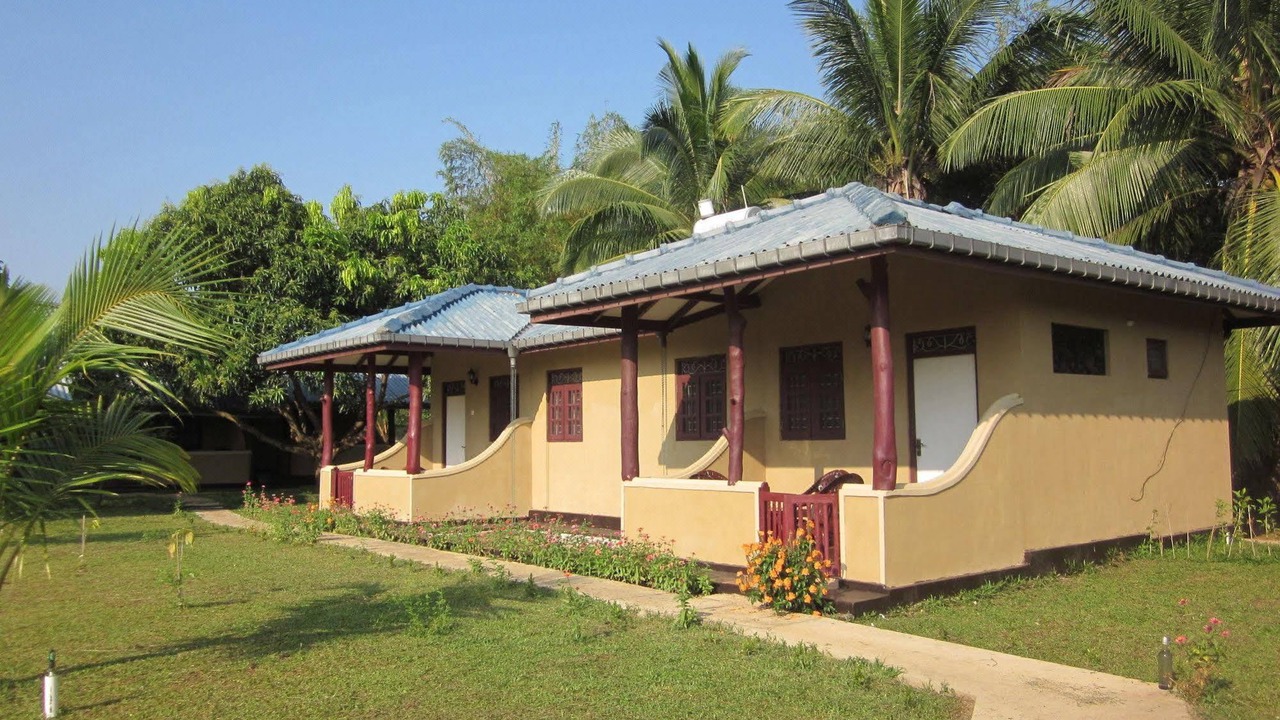 Photo of Buildings in Inamaluwa