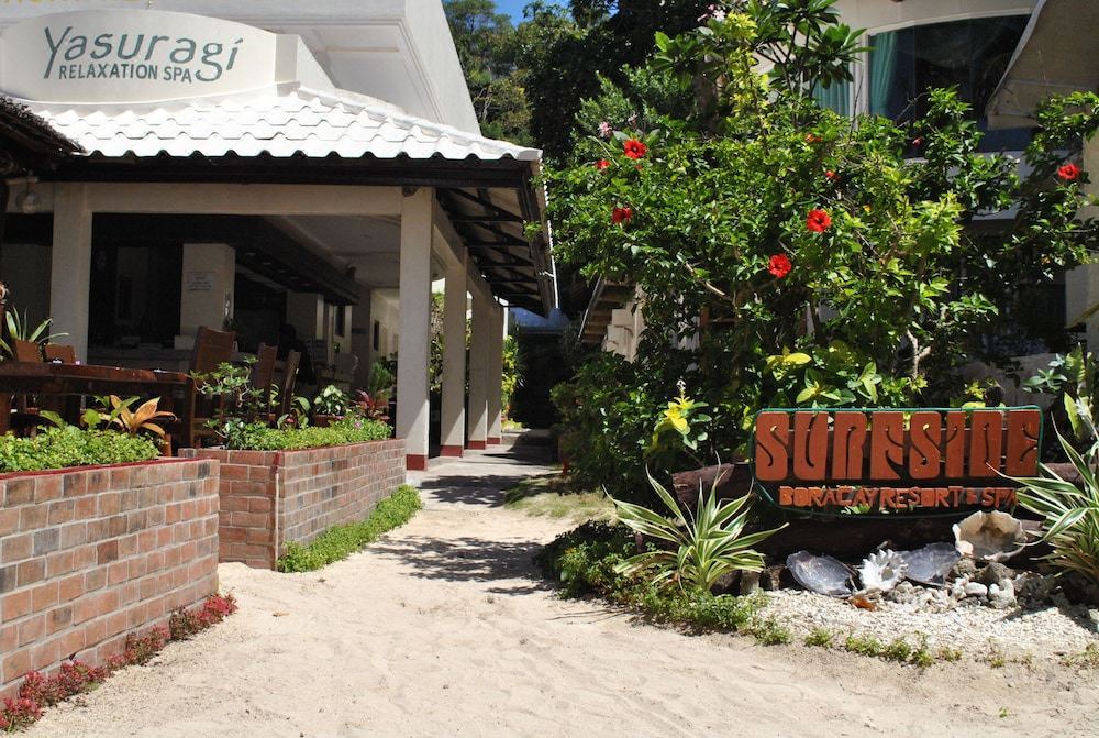 Photo of Buildings in Manoc-Manoc