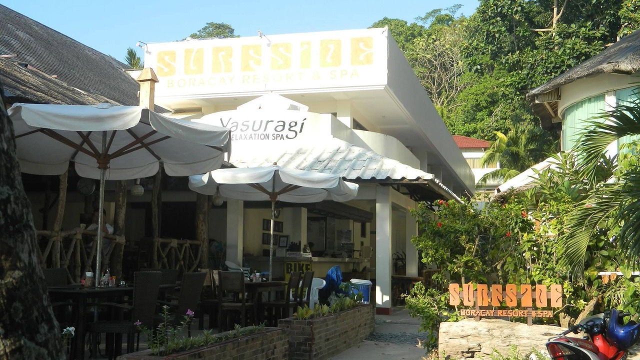Photo of Buildings in Manoc-Manoc