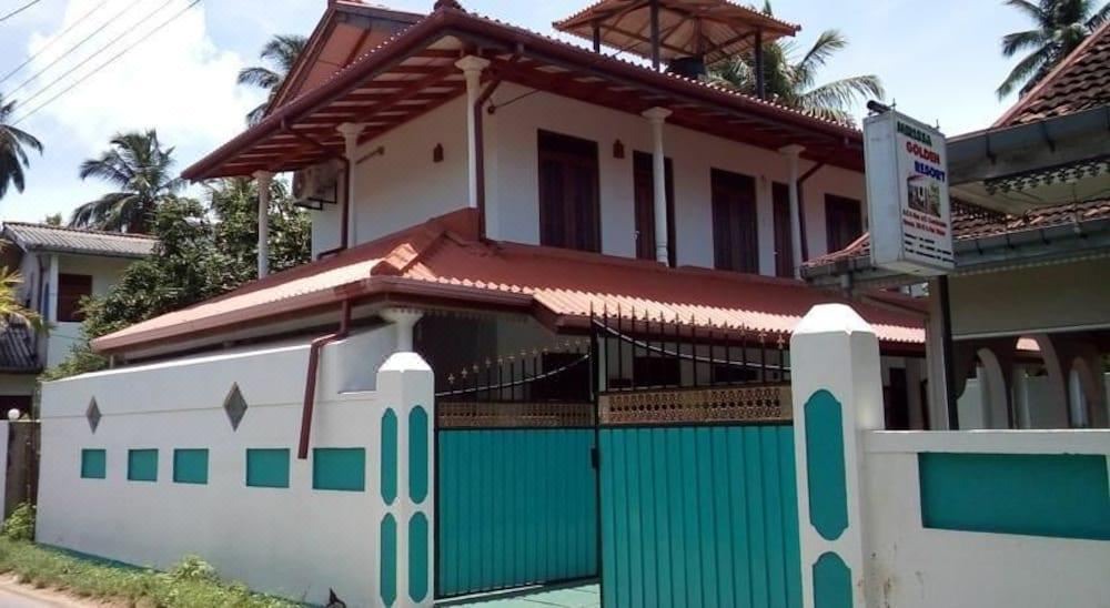 Photo of Buildings in Mirissa