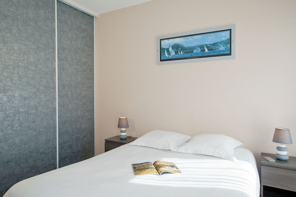 Photo of Bedroom in Lannion