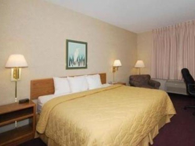 Photo of Bedroom in Manitowoc