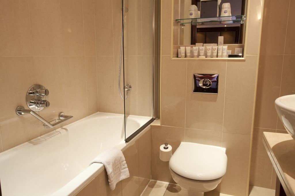 Photo of Bathroom in Bayswater