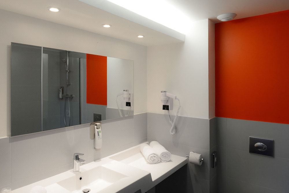 Photo of Bathroom in Port of Caen