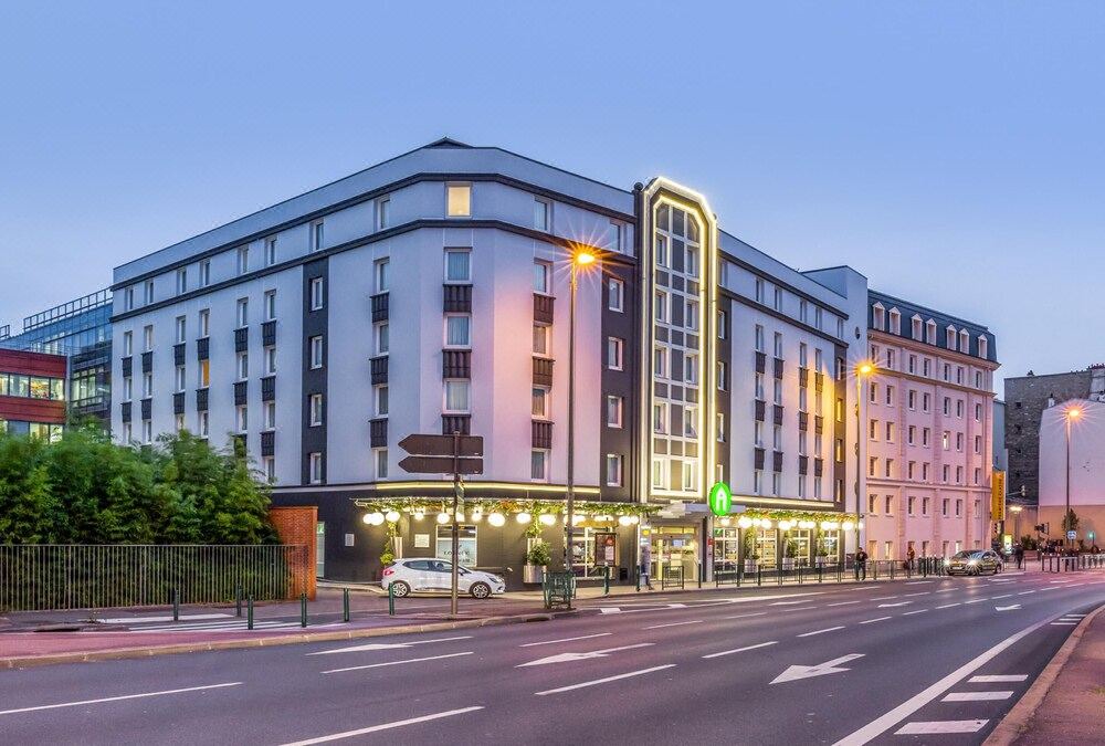 Photo of Buildings in Suresnes