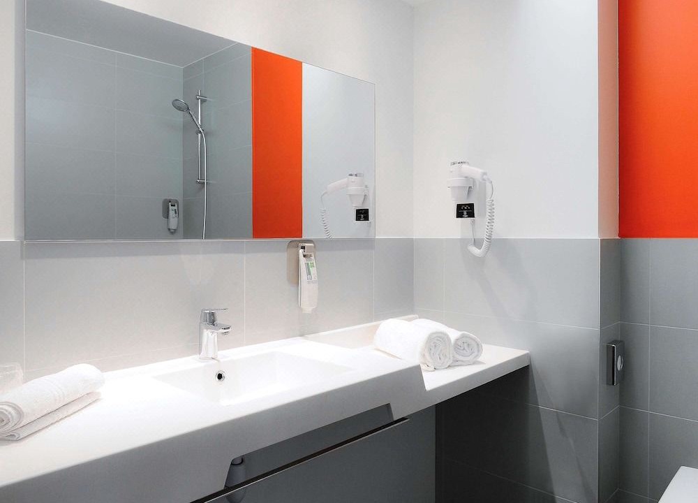 Photo of Bathroom in Port of Caen
