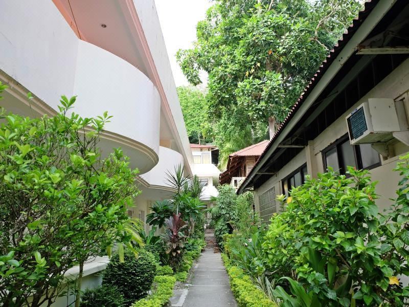 Photo of Buildings in Manoc-Manoc
