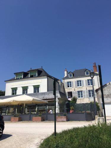 Photo of Buildings in Orleans