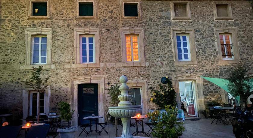 Photo of Buildings in La Redorte