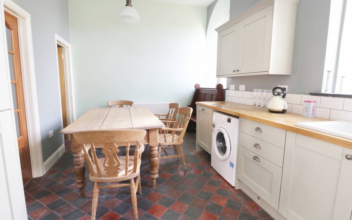 Photo of Kitchen in Crynant