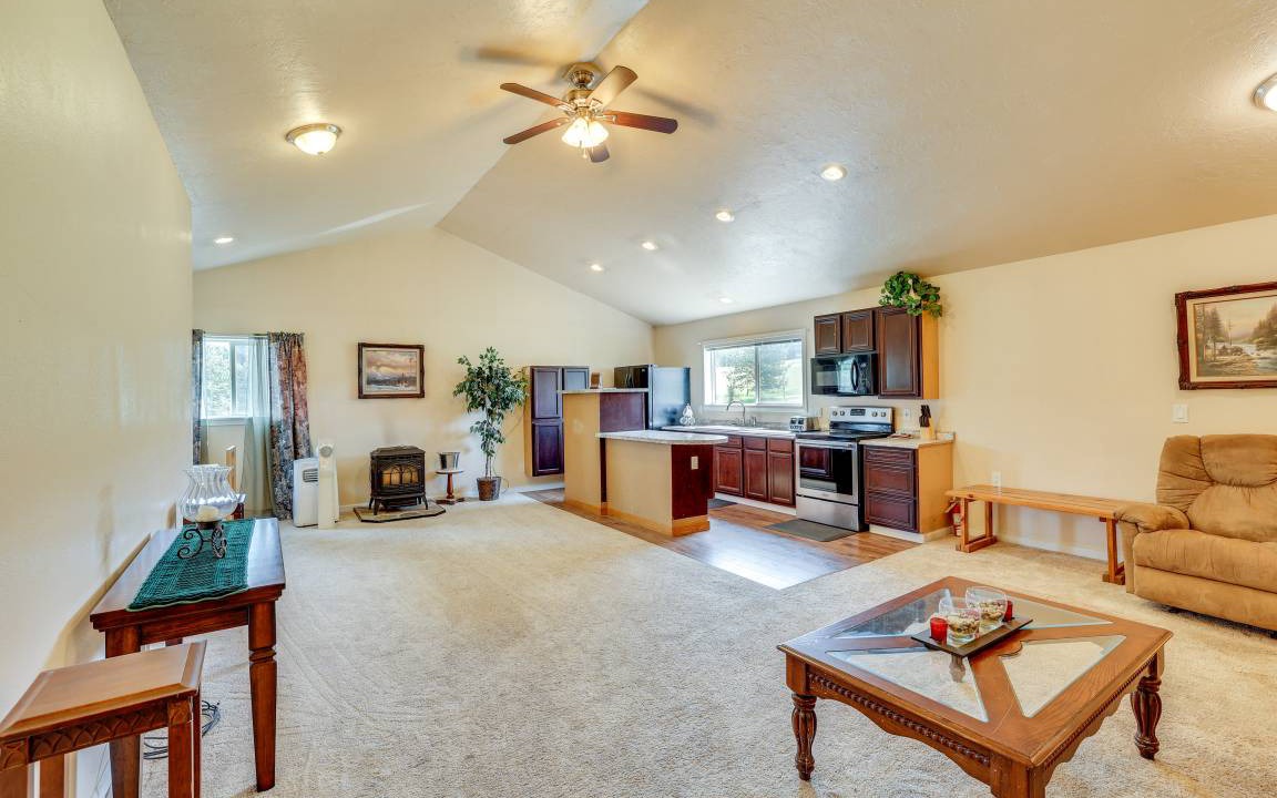 Photo of Livingroom in Stites