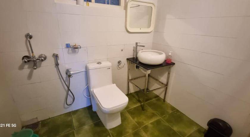 Photo of Bathroom in Mudumalai
