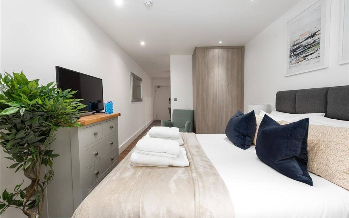 Photo of Bedroom in Lancaster Gate