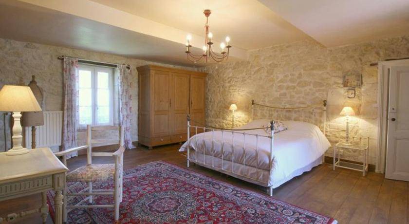 Photo of Bedroom in Saint-Michel-de-Fronsac