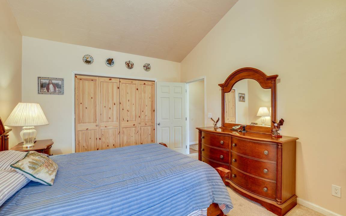 Photo of Bedroom in Stites