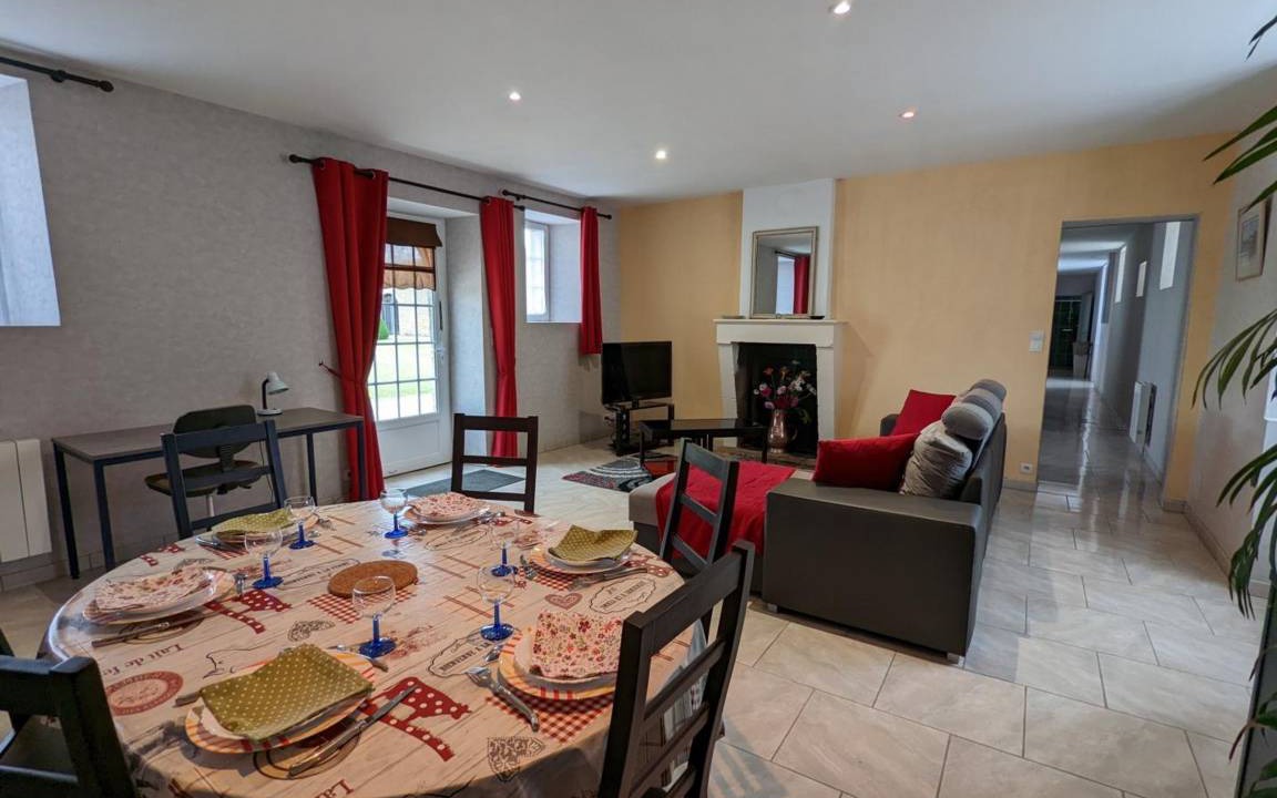 Photo of Livingroom in Cherves-Richemont