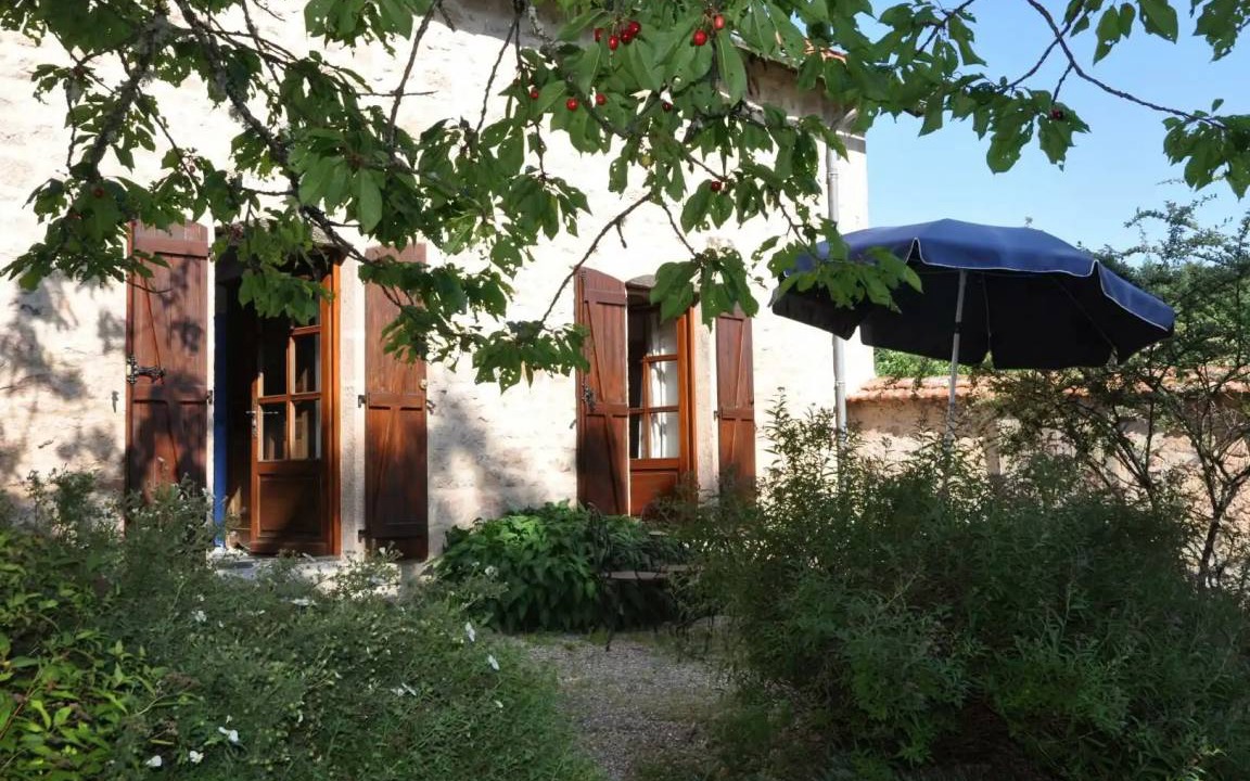Photo of Buildings in Saint-Leger-sous-Beuvray