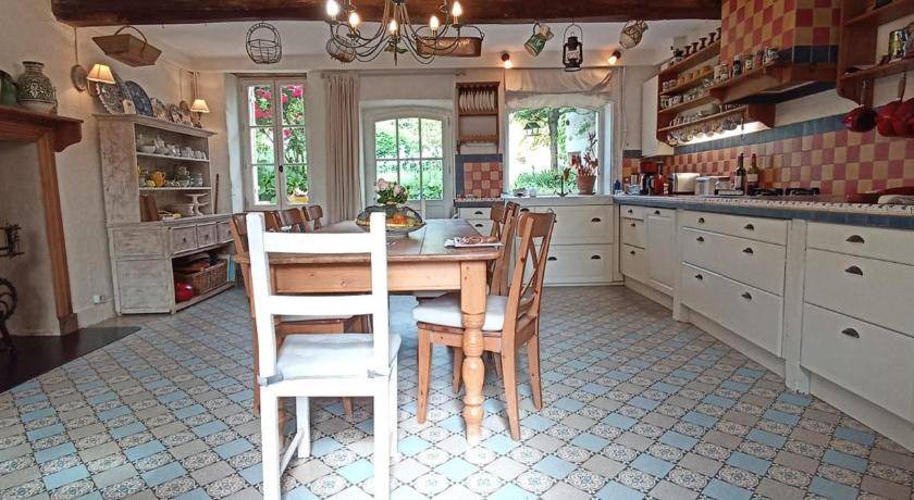 Photo of Kitchen in Saint-Michel-de-Fronsac