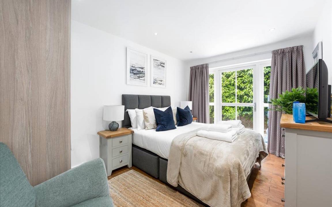 Photo of Bedroom in Lancaster Gate