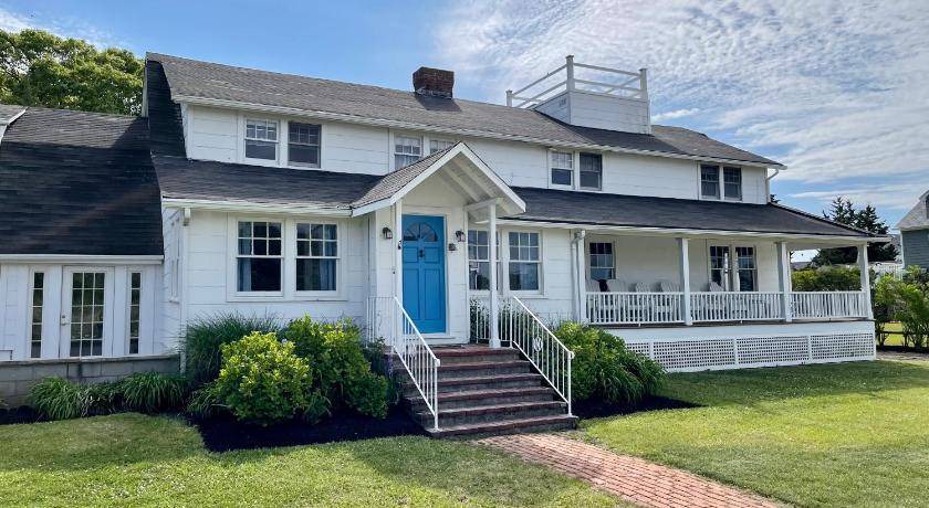 Photo of Others in Hampton Bays