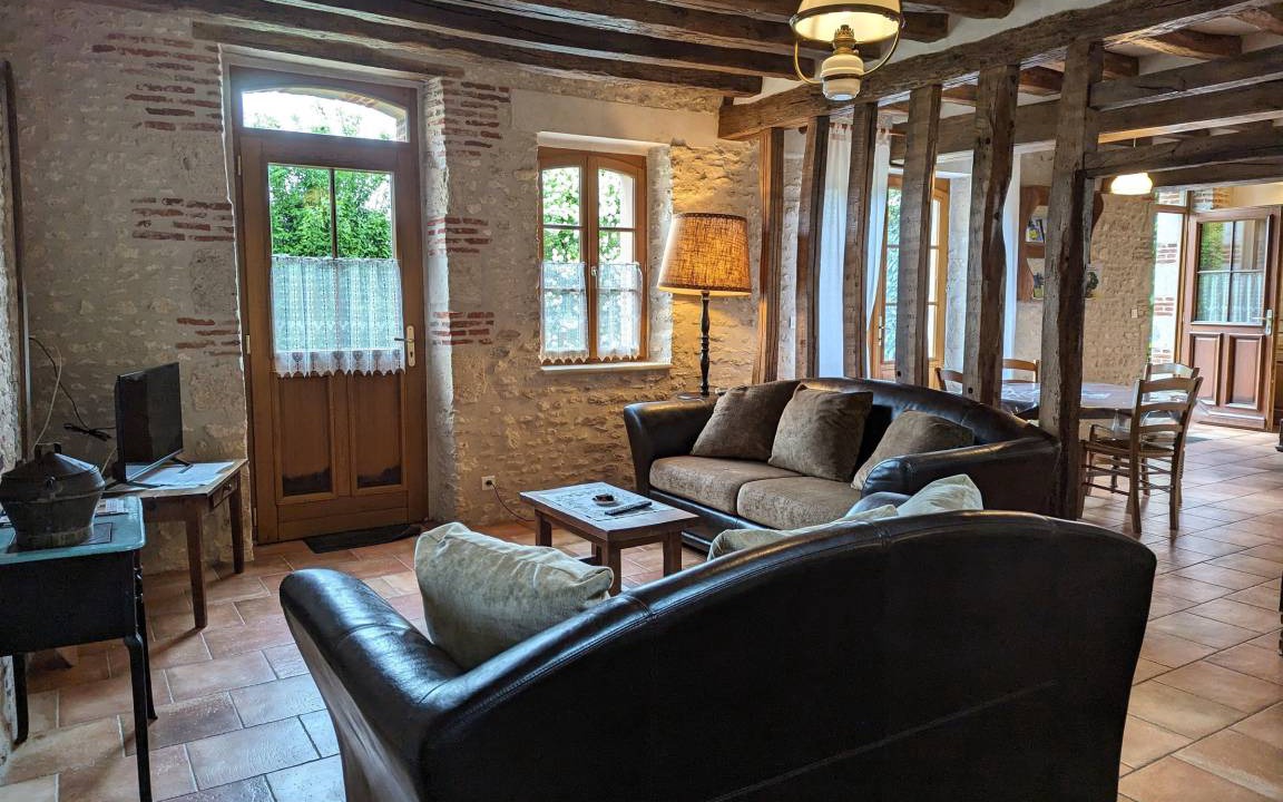 Photo of Livingroom in Lorcy
