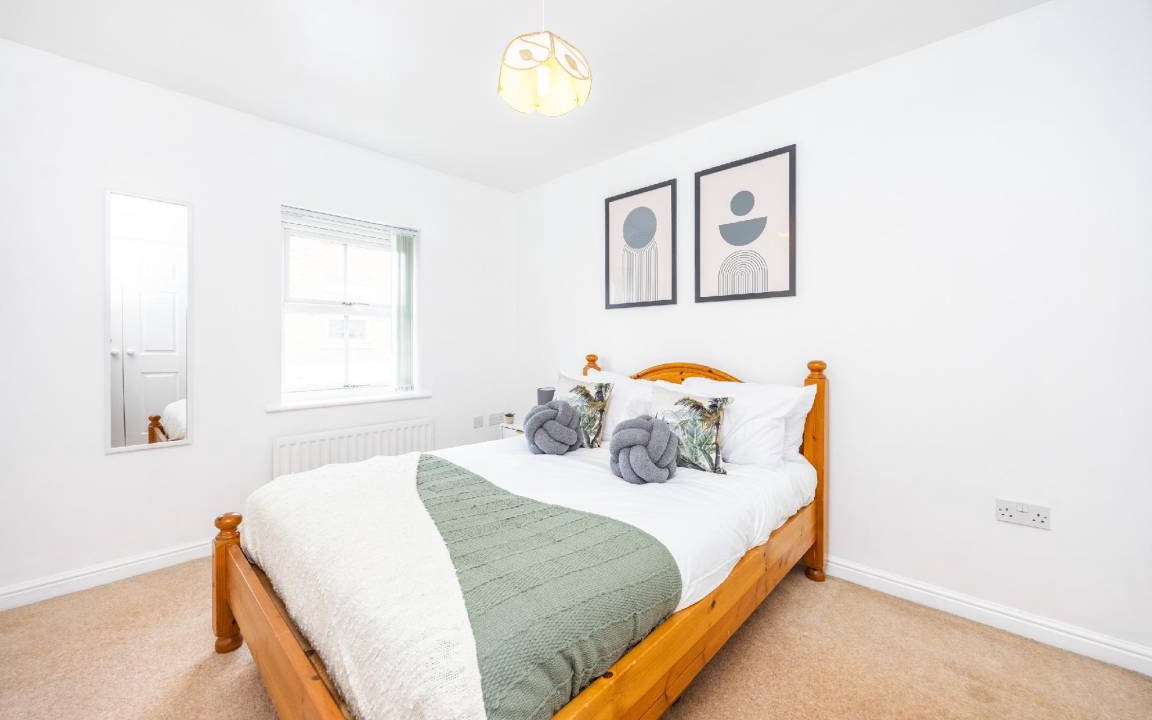 Photo of Bedroom in Langley Marish