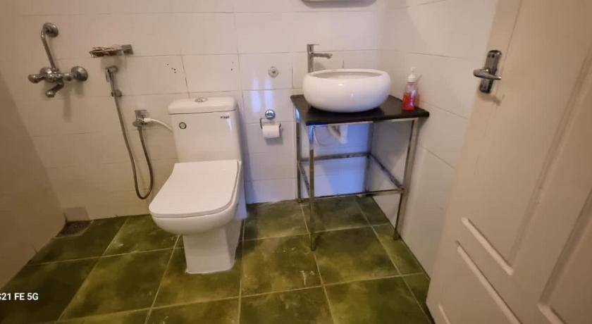 Photo of Bathroom in Mudumalai