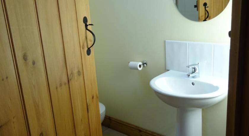 Photo of Bathroom in Grafton Regis